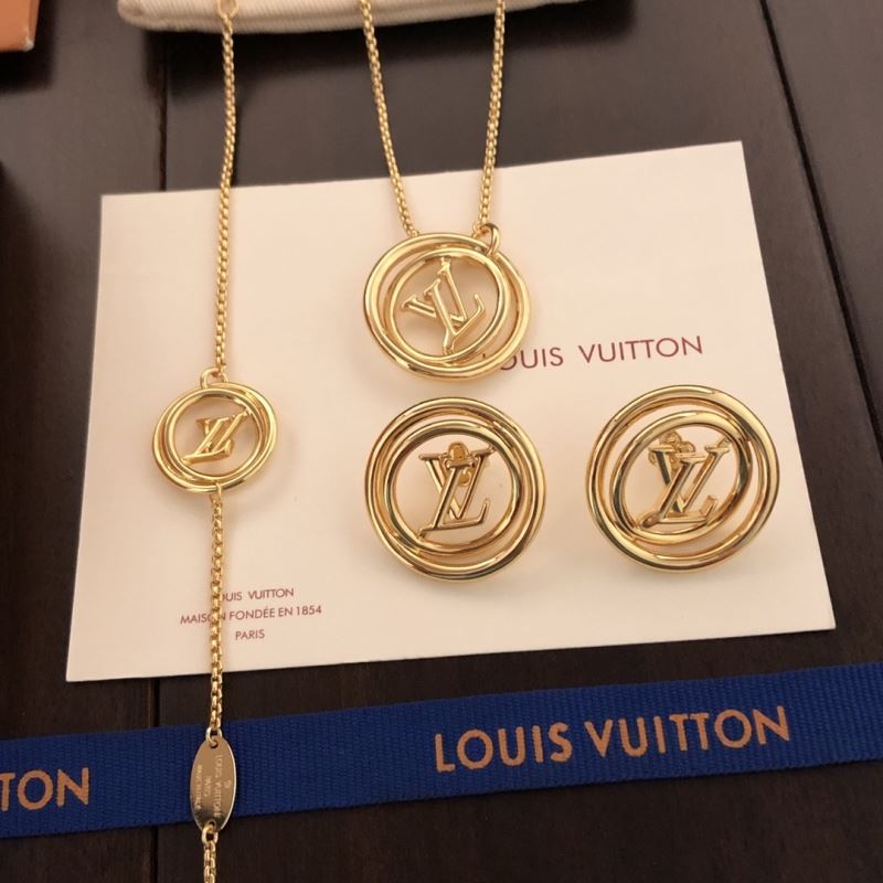 Louis Vuitton Necklaces